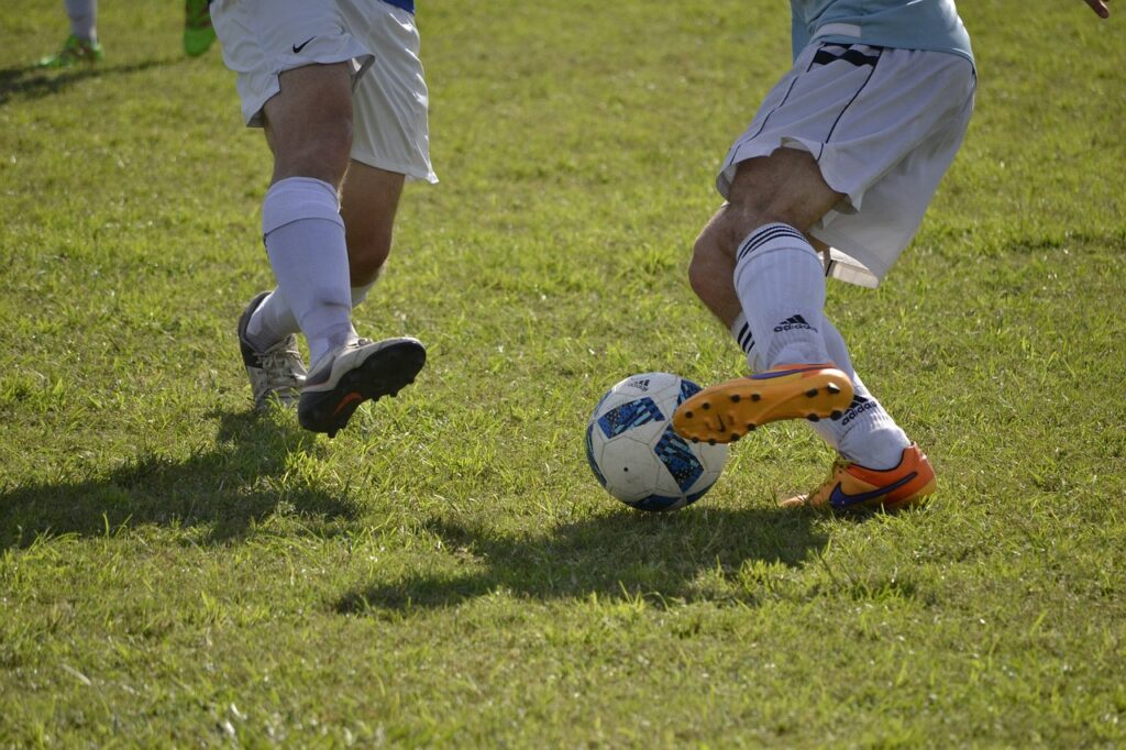soccer, dribble, sport-3791457.jpg